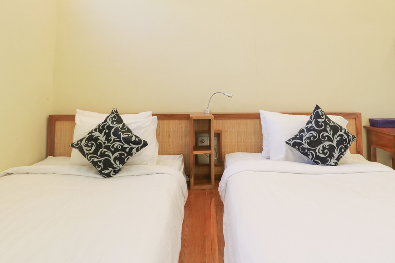 Ocho Bali Surf Camp, Badung