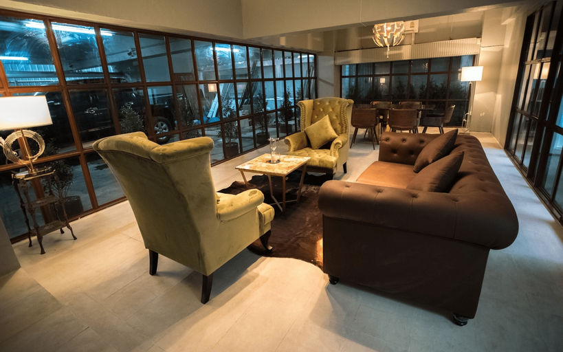 RoomQuest Ratchada MRT Suttisan, Huai Kwang