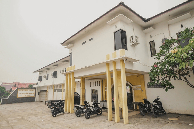 Exterior & Views, RedDoorz Syariah @ Pasir Putih Jambi, Jambi