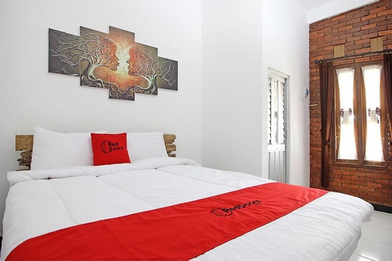 RedDoorz Syariah near Akmil Magelang, Magelang