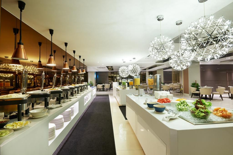 Cosmo Hotel Kuala Lumpur - Food & Drinks