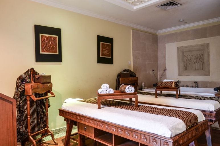 Grand Allison, Jayapura