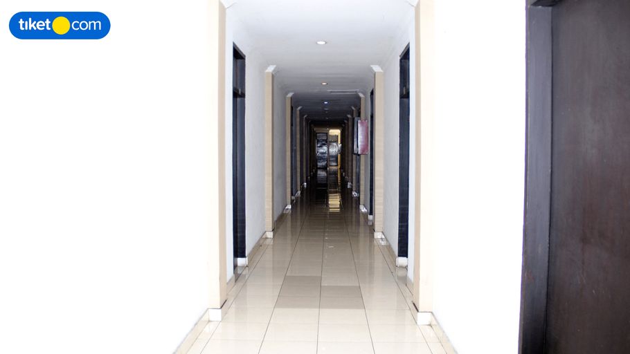C One Hotel Pulomas, East Jakarta