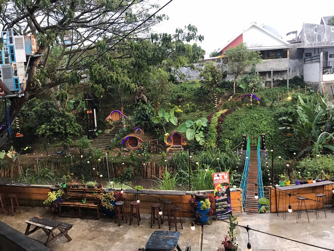 Bwalk Hotel Premier & Budget, Malang