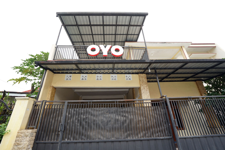 OYO 302 Karolin Homestay, Malang