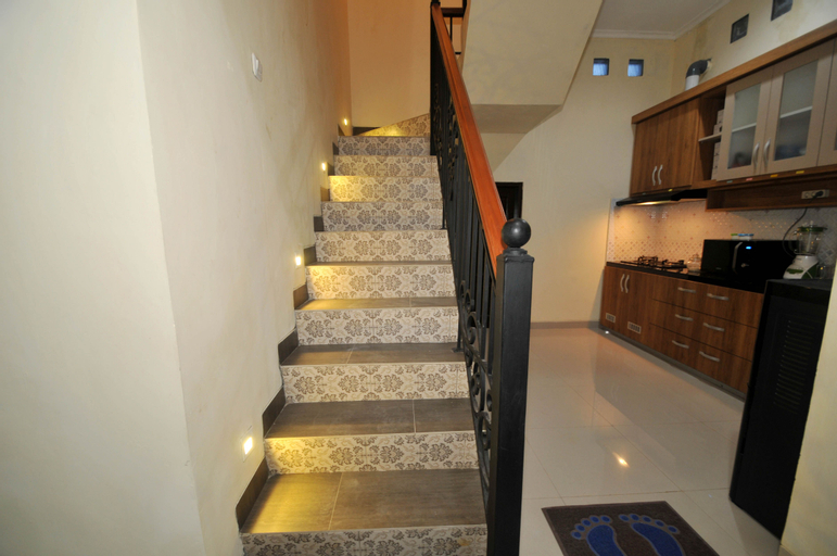 Others 5, Musafir Guest House Syariah, Solo