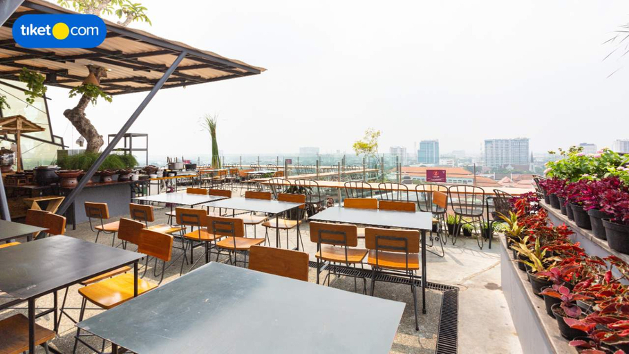Food & Drinks 4, Janevalla Bandung, Bandung