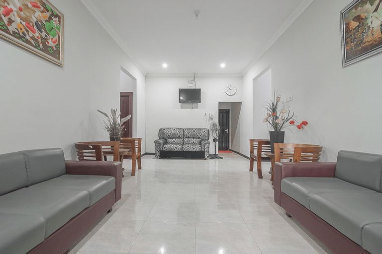 RedDoorz Syariah near Taman Rozeline Penajam, North Penajam Paser