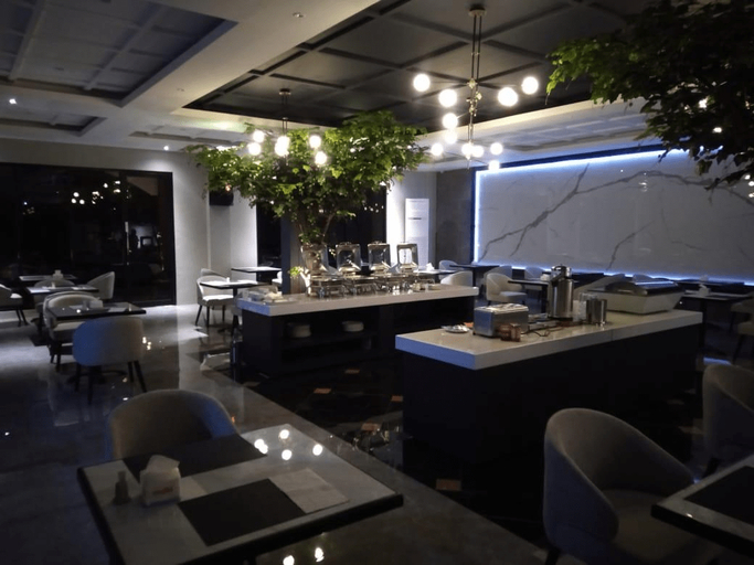 Food & Drinks 5, Cempaka Mas Hotel, Jombang