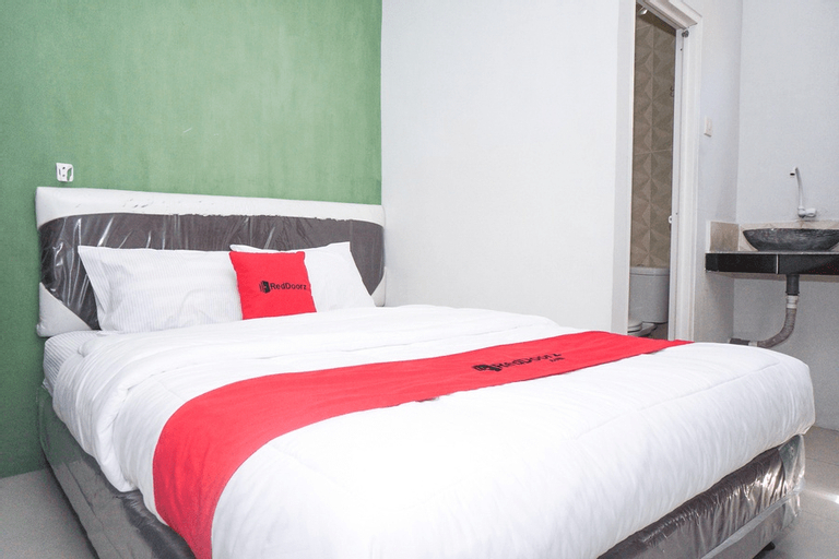 RedDoorz near Juanda International Airport 2, Sidoarjo