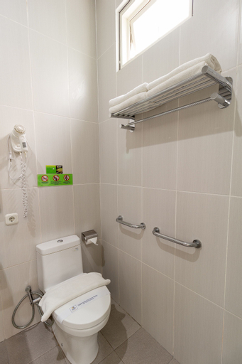 Bedroom 4, Ara Inn Bed and Breakfast by ecommerceloka, Badung