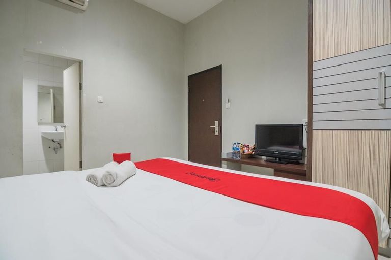 RedDoorz Plus near Simpang Rimbo Jambi, Muaro Jambi