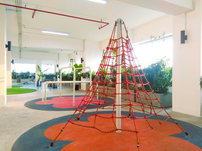 Exterior & Views 2, Pleasant and Modern Studio Grand Kamala Lagoon Apartment By Travelio, Bekasi