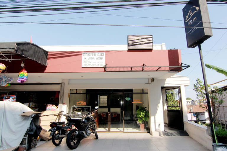 Exterior & Views 9