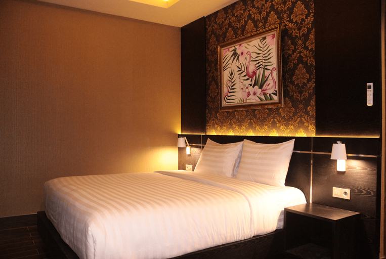 Bedroom 4, Grand Venetian Hotel, Metro