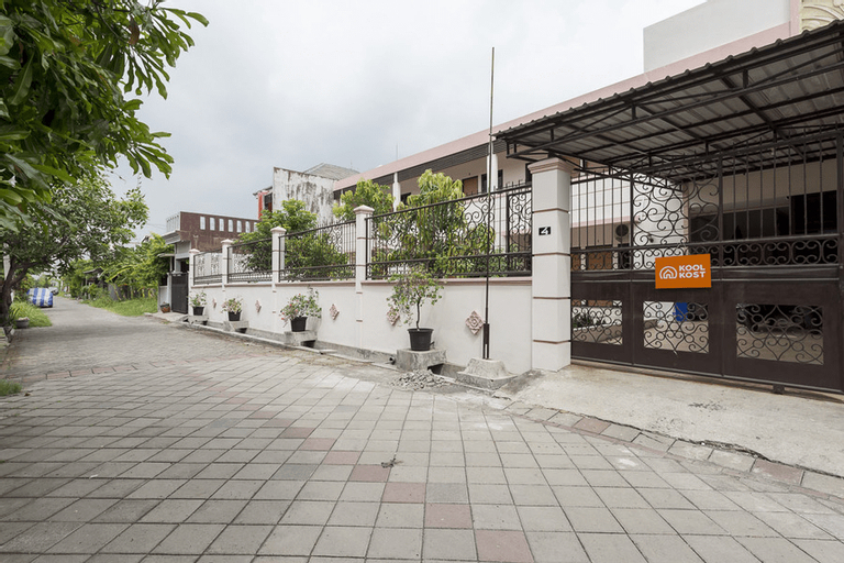 Exterior & Views 2, KoolKost Syariah near UPN Veteran, Surabaya
