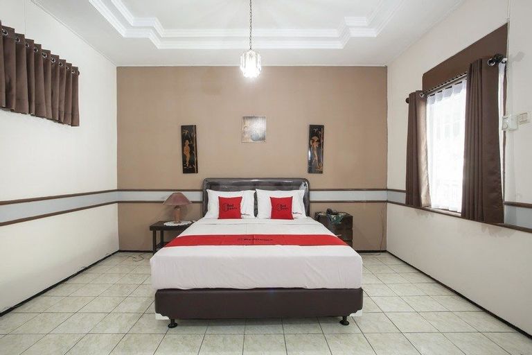 RedDoorz near Balai Kota Malang, Malang