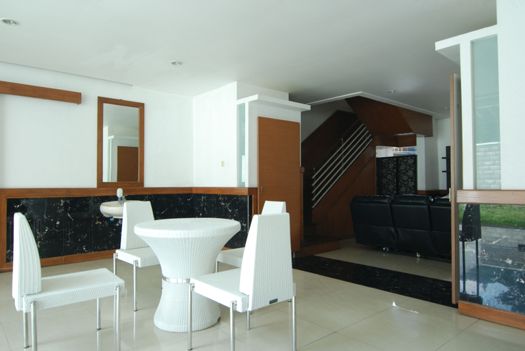 OYO 229 hi quality, Bandung