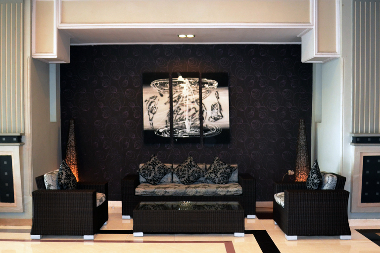 Others 2, Crown Hotel, Bulungan