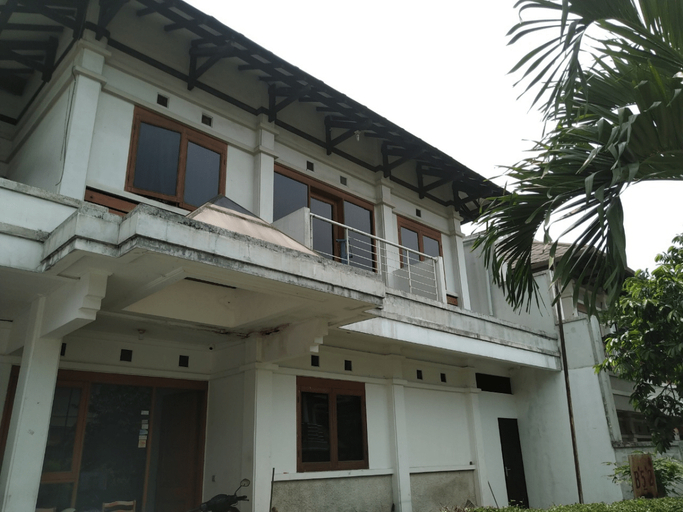 Exterior & Views 2, SPOT ON 3008 Boshe Residence, Ponorogo