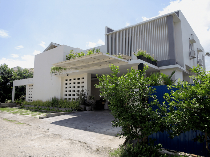 OYO 1098 Rego Hotel, Palu