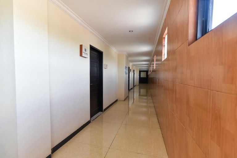 Public Area 3, RedDoorz Plus near Mall Bali Galeria 2, Denpasar