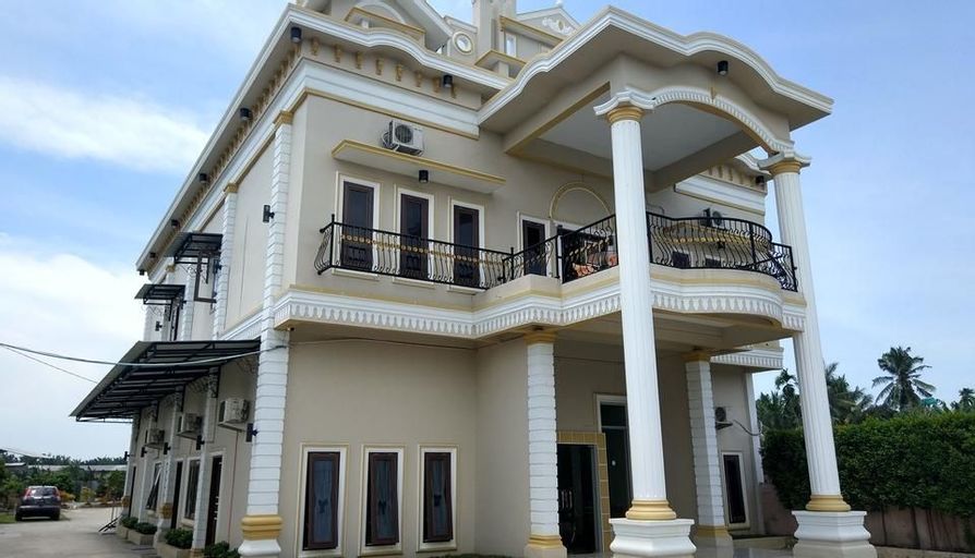 Exterior & Views 1, Hotel Grand Family, Serdang Bedagai