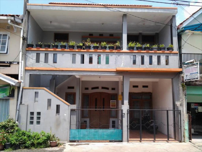 Exterior & Views 1, Anaking Homestay Antapani, Bandung