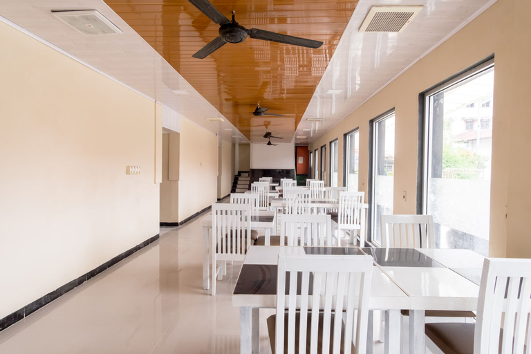 OYO 687 Residence Hotel, Medan