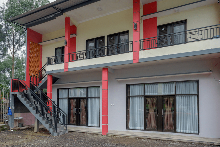 Exterior & Views 2, RedDoorz @ Gerbang Dieng Plateau Area, Wonosobo