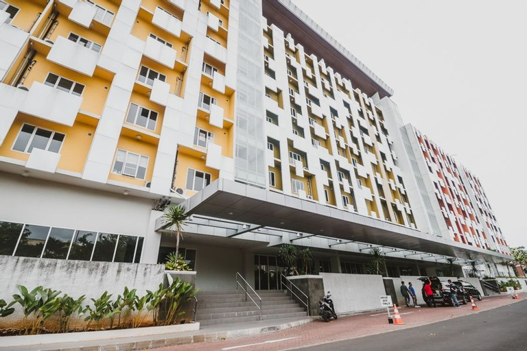 RedDoorz Apartment near Summarecon Mall Serpong, Tangerang