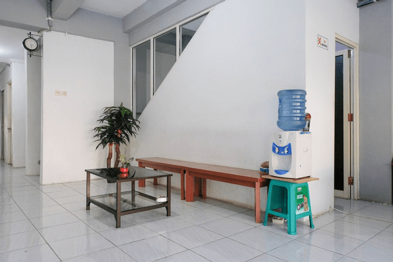 RedDoorz near Ahmad Yani Airport 3, Semarang