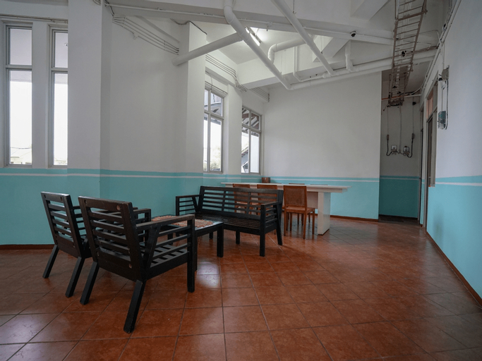 OYO 1844 Bravo Residence, Central Bangka