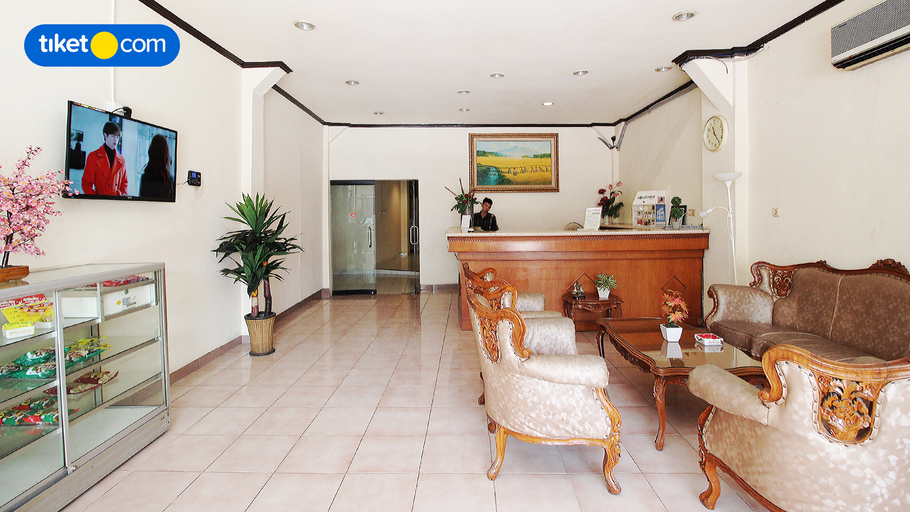 Hotel Citra Celebes - Tap to explore photos