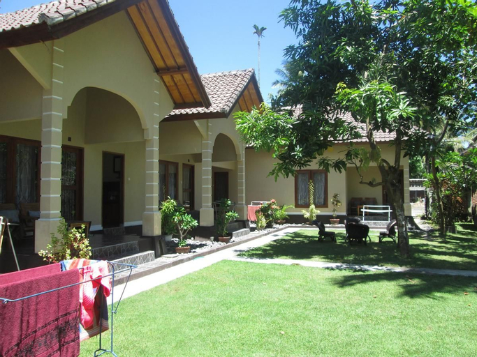 Yulis Homestay Kuta Lombok, Lombok