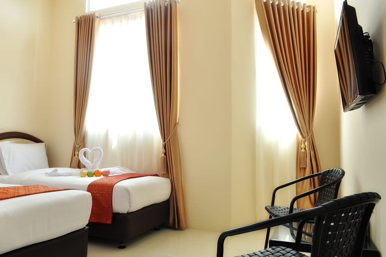 Mongonsidi Hotel, Padang