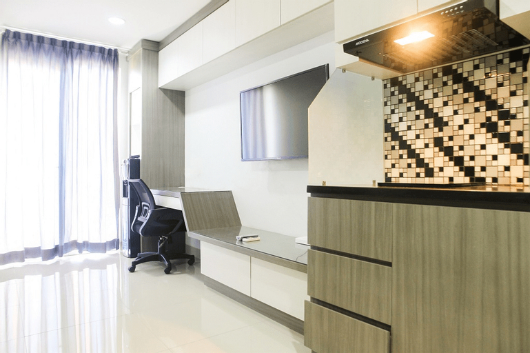 1BR with Working Space The Oasis Apartment Cikarang By Travelio, Cikarang