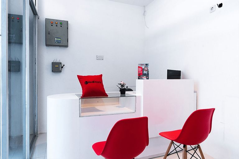 RedDoorz near Seasons City Mall, West Jakarta