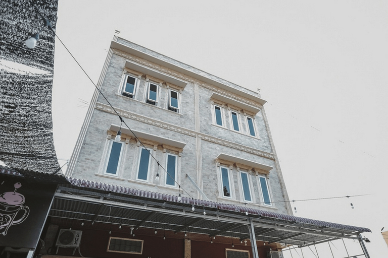 Exterior & Views, RedDoorz near Ringroad City Walks Medan, Medan