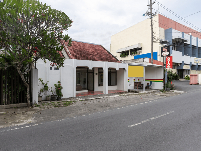 Exterior & Views 2, OYO 2454 Wanawiyata Homestay, Sleman