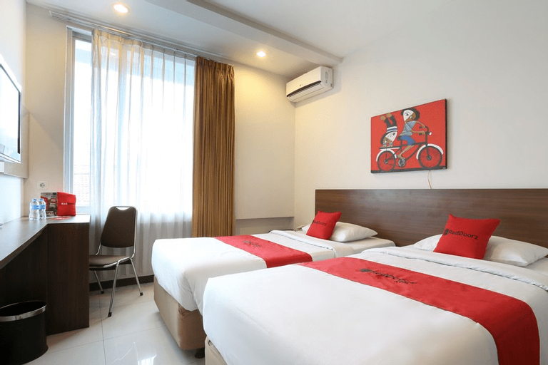 RedDoorz near Braga Street, Bandung