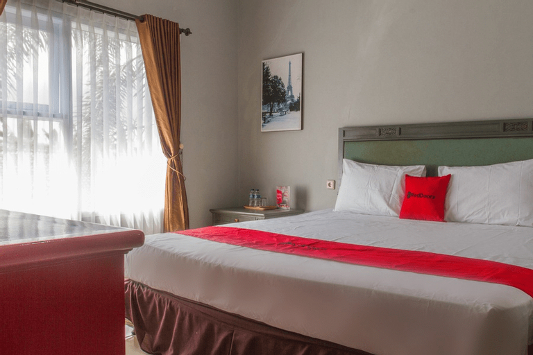 RedDoorz Plus @ Otista Garut, Garut