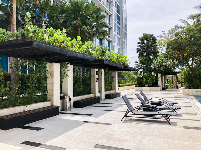 Exclusive 2BR The Via & The Vue Apartment Ciputra World By Travelio, Surabaya