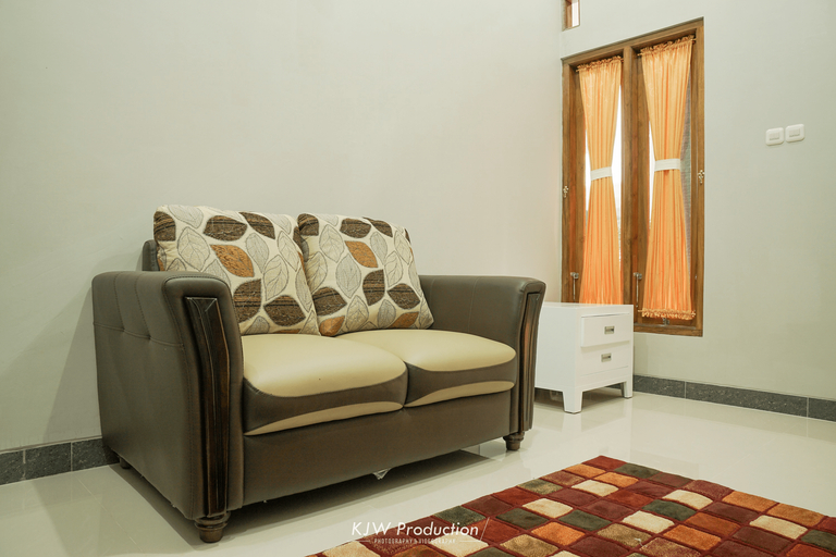 Bedroom 2, M Stay Guest House by WeStay, Sleman