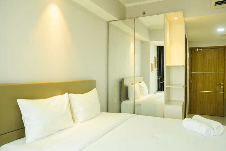 Mahogany Suites Studio Room The Oasis Apartment Cikarang By Travelio, Bekasi