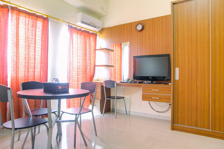 Bedroom 2, Spacious Studio Room @ Park View Condominium Apartment By Travelio, Depok