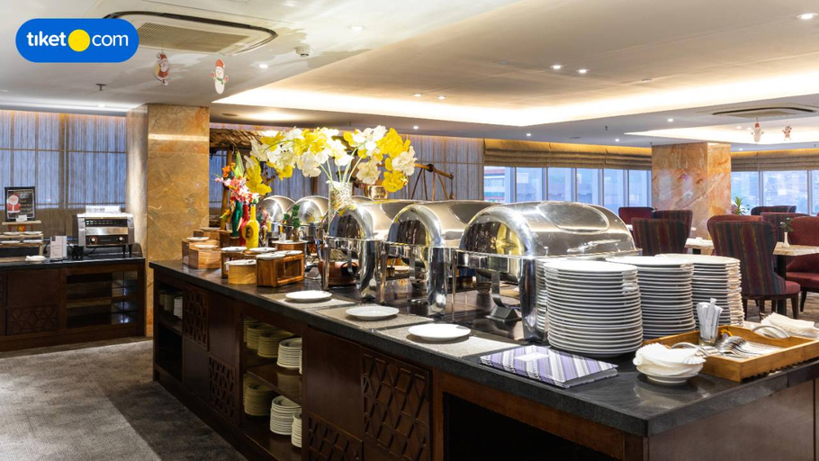 Louis Kienne Hotel Pandanaran - Food & Drinks