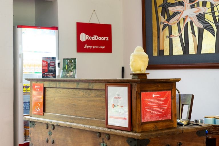 RedDoorz Plus Near One Bell Park Avenue, South Jakarta