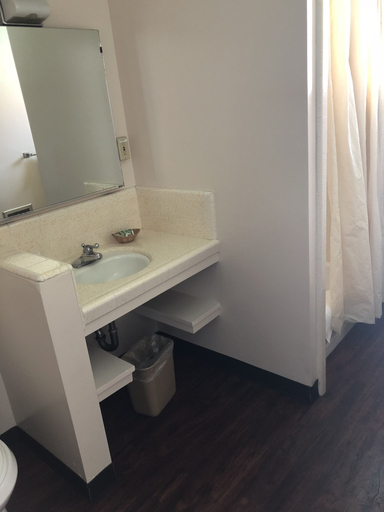Bathroom 5, Sierra Lodge, Tulare