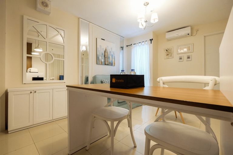 Easy Access to The Mall and Exclusive 2BR Bassura City Apartment By Travelio, East Jakarta